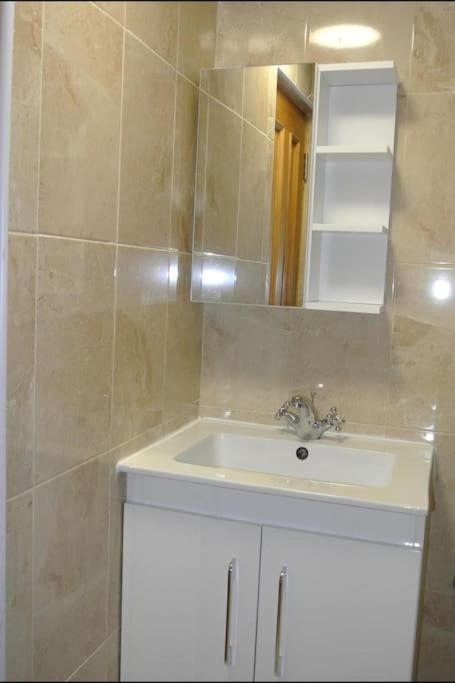1 Bedroom In Leicester Square Apartment *